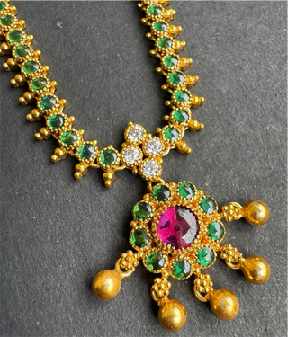 The Arunika Silver Necklace & Earrings (Green)