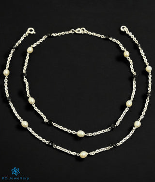 The Rudhira Silver Gemstone Anklets