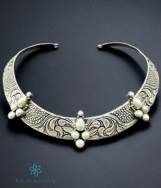 The Shanaya Silver Antique Hasli Necklace