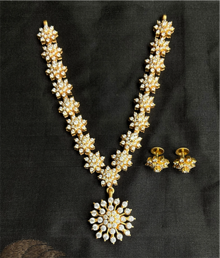 The Nishmita Silver Closed-setting Stone Necklace