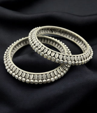 The Moti Tode Silver Pearl Bangle- Single (Size/2.2/ 2.4/2.6/2.8)