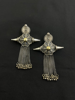 The Vinyas Silver Necklace & Earrings