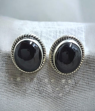 The Vasuka Silver Gemstone Earstuds (Black)