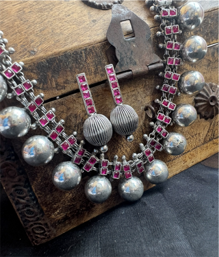 The Yoshita Silver Kempu Necklace & Earrings (Oxidised)