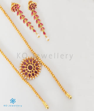 Aakruti Silver Kempu Necklace with matching earrings and kempu stones.