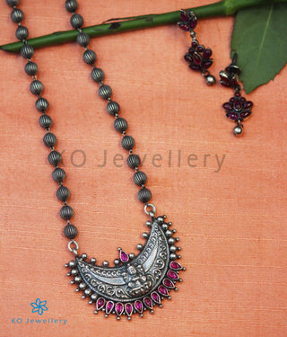 The Vaishnavi Silver Kemp Pendant (Oxidised)