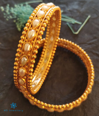 The Mukta Silver Pearl Bangle (Size 2.4)