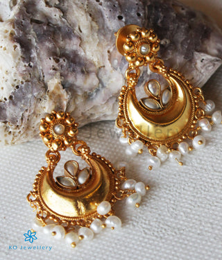 The Mahika Silver Pearl Earrings