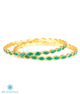 The Avantika Silver Kemp Bangle(Green/Size 2.2/2.4/2.8)