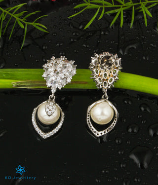 The Kaneez Silver Earrings