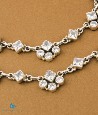 The Pratham Silver Gemstone Anklets (White)