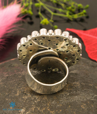 The Yukti Silver Gemstone Cocktail Finger-ring (Green)