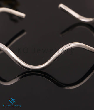 The Wavy Silver Openable Bracelet