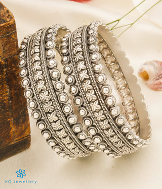 The Vilasa Silver Bangle (Size 2.2/2.8)