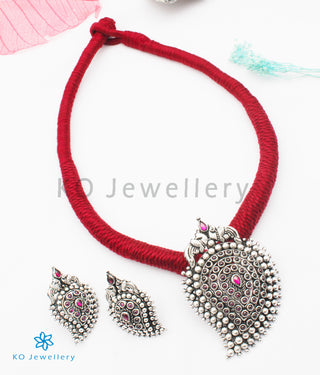 The Prashanti Silver Paisley Thread Necklace (Red)