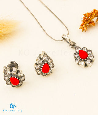 The Bhavika Silver Kemp Pendant Set (Oxidised/Coral)