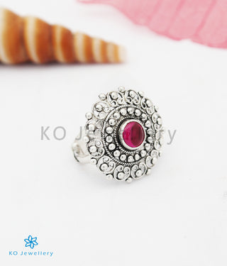 The Yuktvaa Kemp Silver Finger Ring (Oxidised)