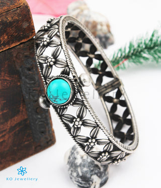 The Nila Silver Bracelet (Size 2.5)